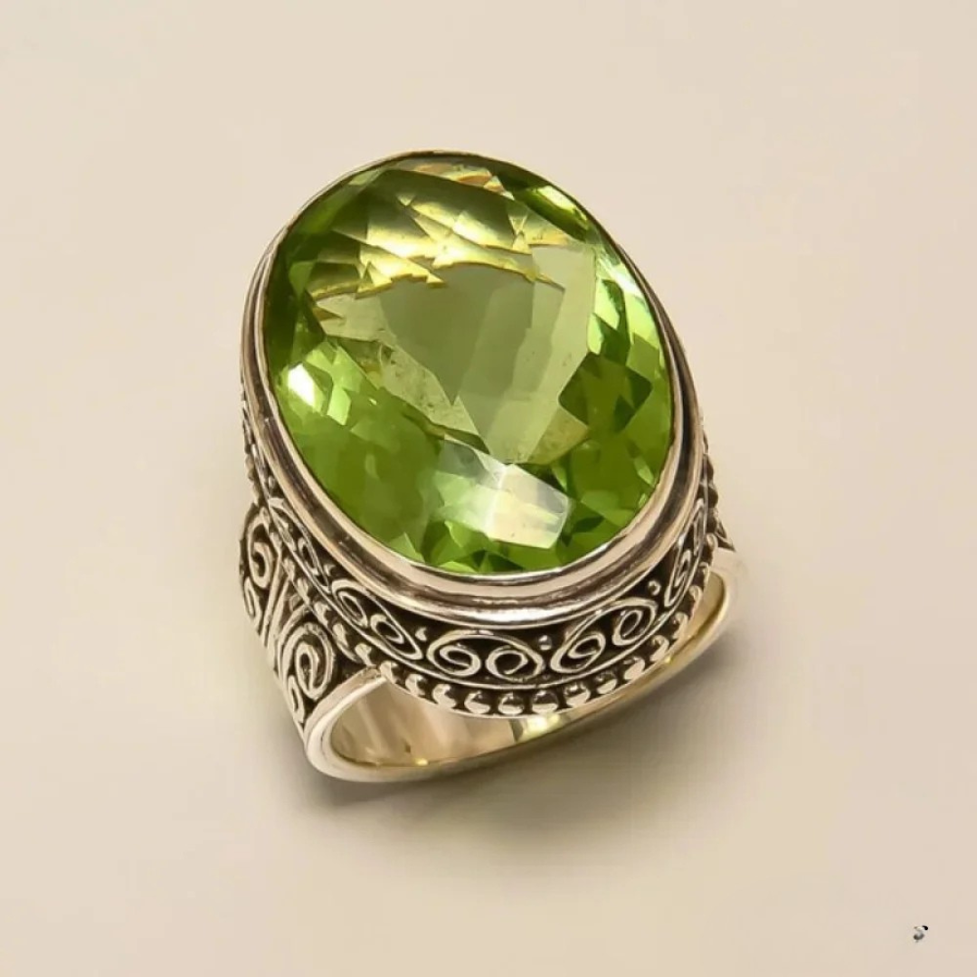 Anillo Retro de Cristal de Oliva