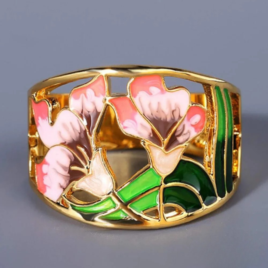 Anillo vintage con flores de esmalte dorado