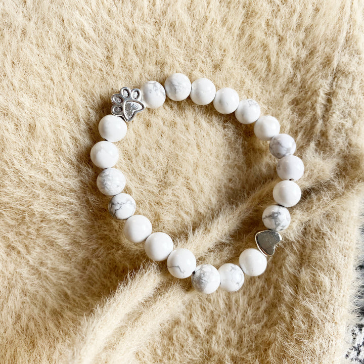 Pulsera Artesanal de Piedras Naturales con Charm en Forma de Corazón