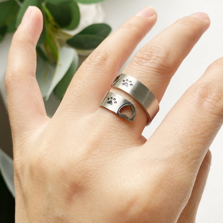 Anillo Ajustable de Acero Inoxidable con Diseño de Corazón Giratorio