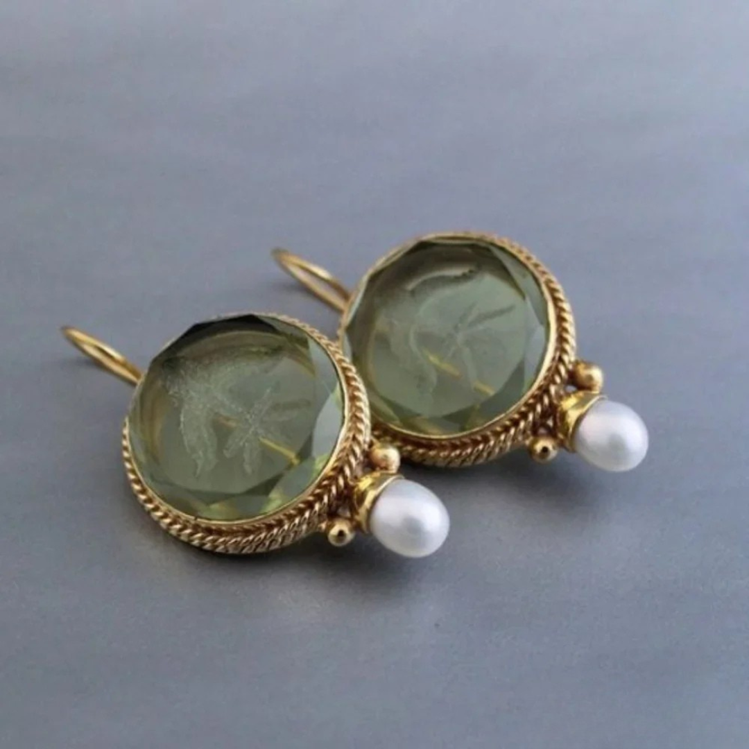 Pendientes Vintage Redondeados de Perla Verde