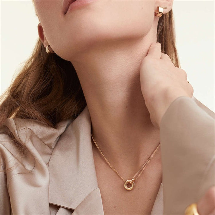Collar dorado Harper con detalle de anillo