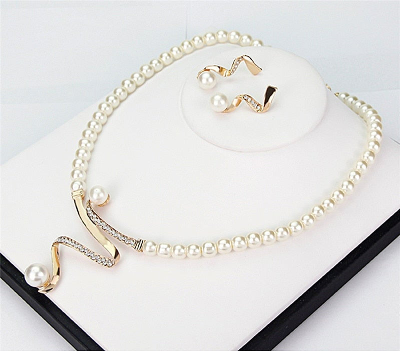 Collar de Perlas Naturales con Juego de Pendientes