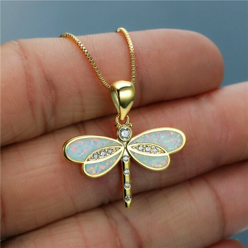 Dorado Collar de Libélula con Ópalo