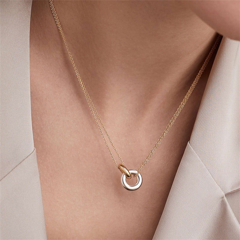 Collar dorado Harper con detalle de anillo
