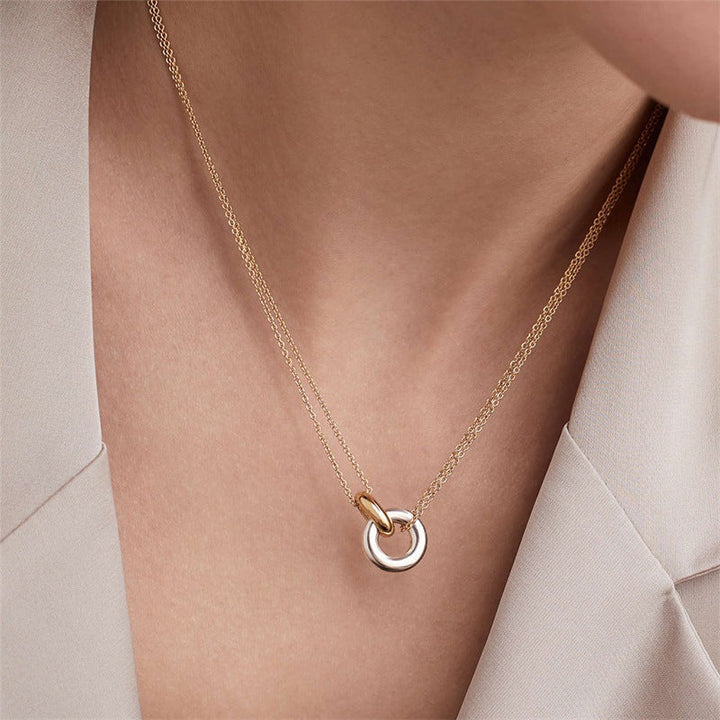 Collar dorado Harper con detalle de anillo