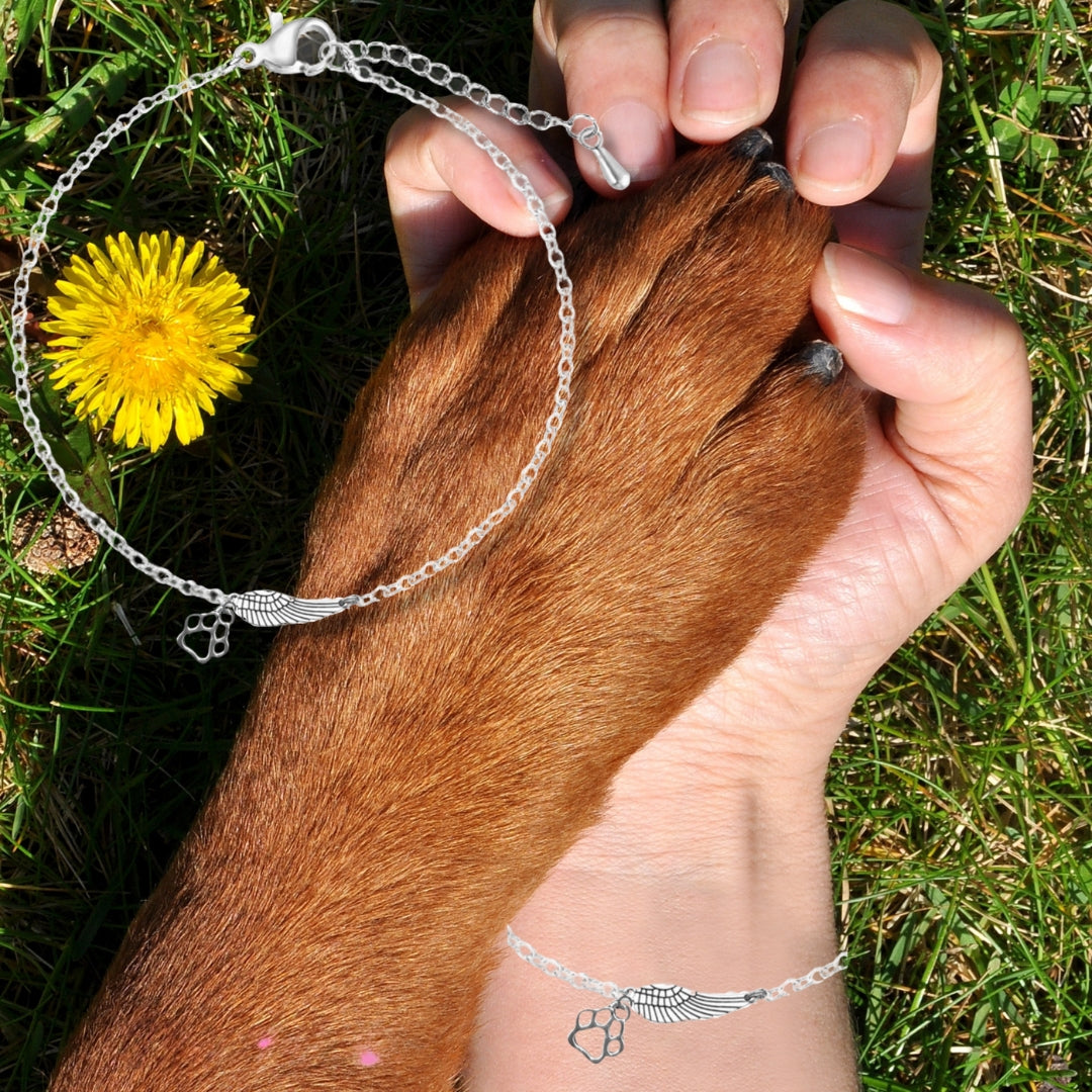 Pulsera de Plata Artesanal con Alas de Ángel y Huella Conmemorativa