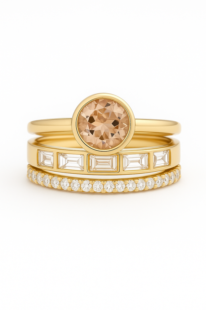 Elegante Anillo de Oro con Cristales Incrustados