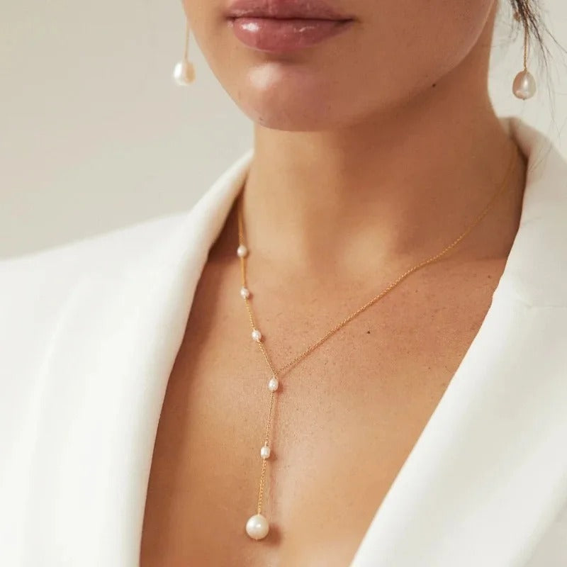 Collar Vintage con Perlas Colgantes