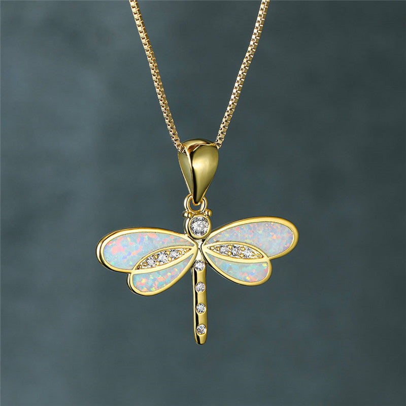 Dorado Collar de Libélula con Ópalo